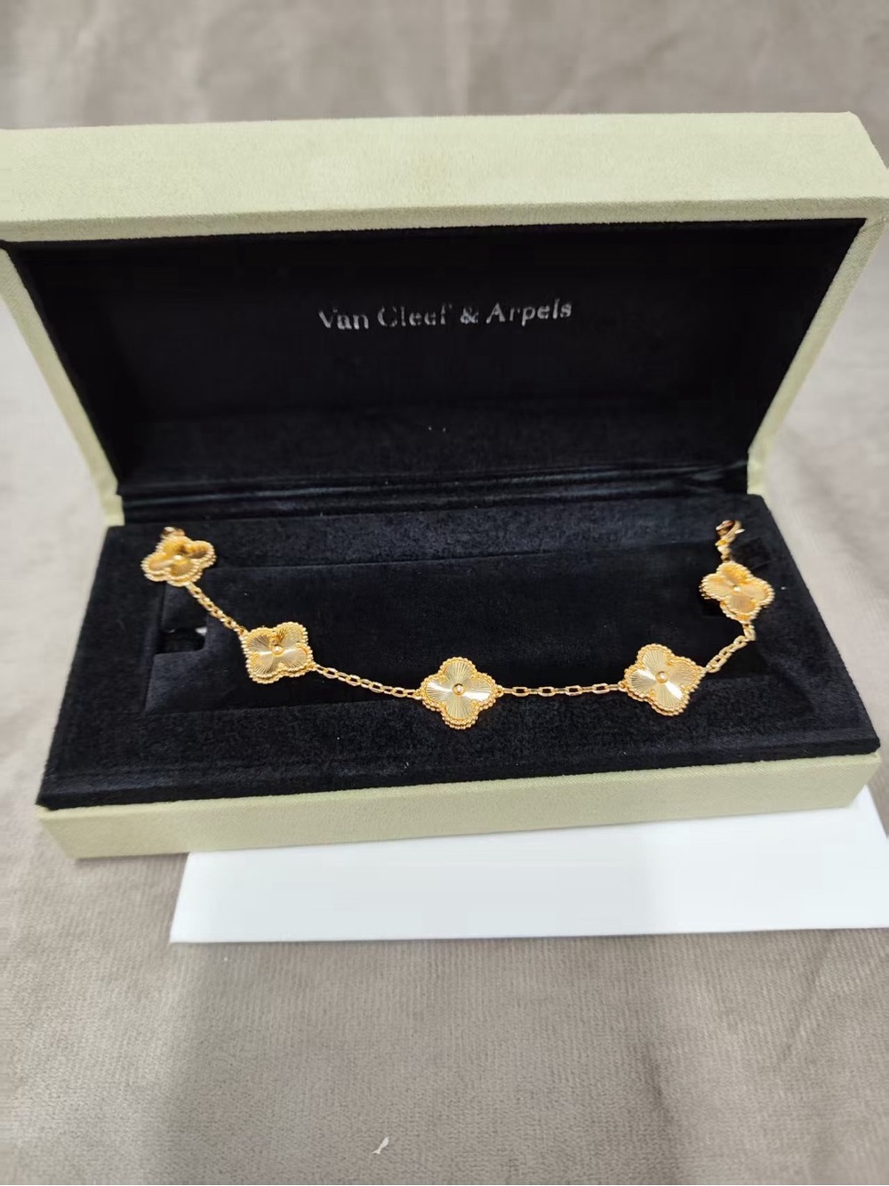 🍓Van Cleef & Arpels Delicate Gold Clover-Link Bracelet - Elegant Floral Chain